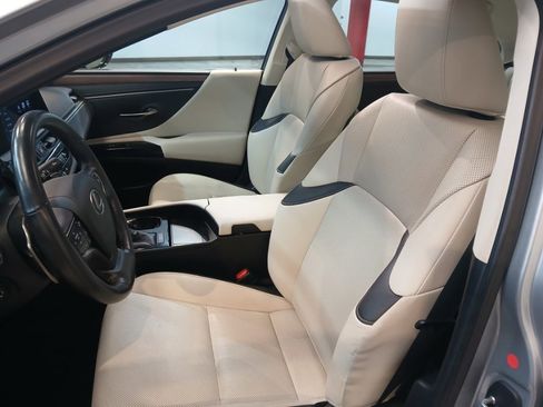 Used 2024 Lexus ES 350 w/ Premium Package FWD image 17