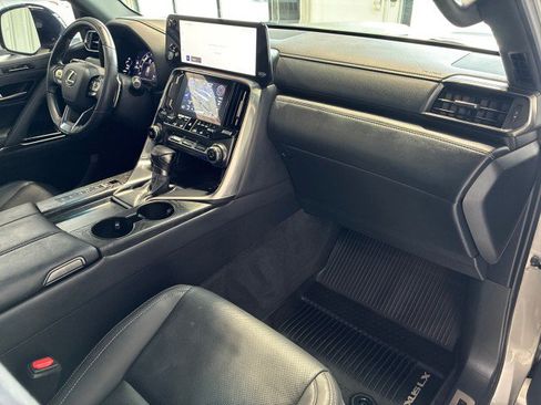 Used 2024 Lexus LX 600 4WD w/ Appearance Package image 11