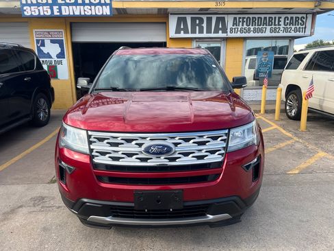 Used 2019 Ford Explorer XLT w/ Equipment Group 202A FWD image 3