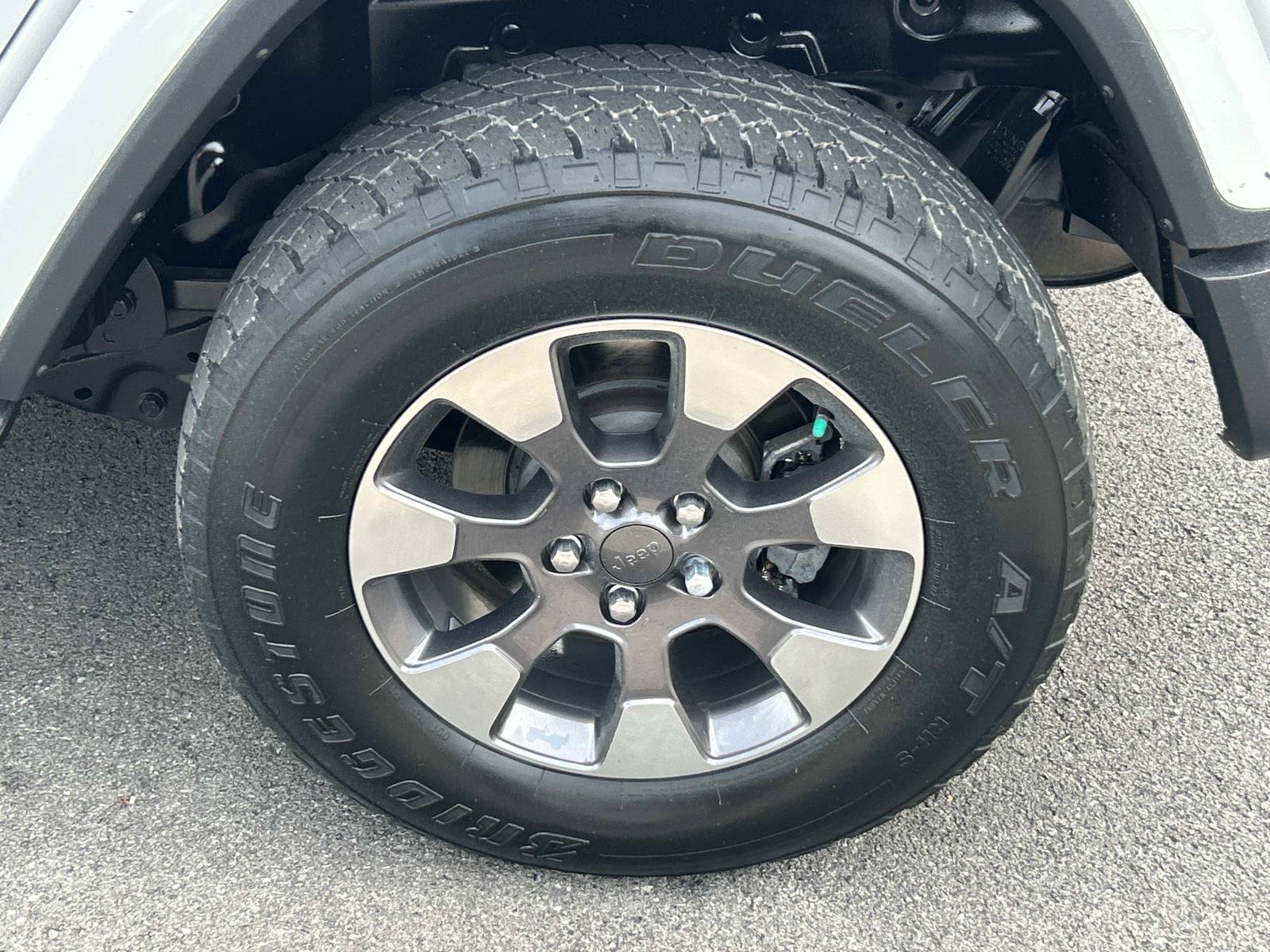 Used 2019 Jeep Wrangler Unlimited Sahara AWD/4WD image 17