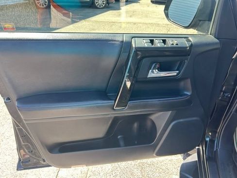 Used 2021 Toyota 4Runner Venture AWD/4WD image 17