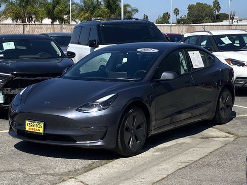 Used 2023 Tesla Model 3 Standard Range RWD image 2