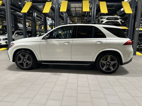 Certified 2025 Mercedes-Benz GLE 450 GLE 450 image 2