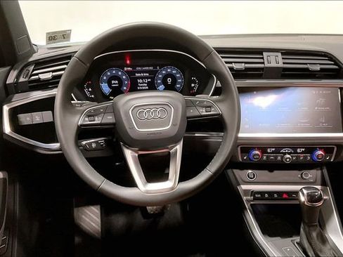 Certified 2025 Audi Q3 2.0T Premium w/ Convenience Package image 5