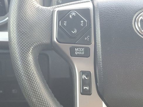 Certified 2022 Toyota Tacoma TRD Off-Road image 33