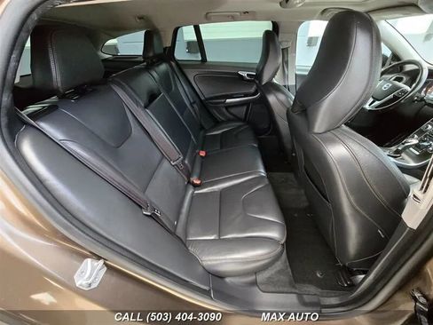 Used 2016 Volvo V60 T5 Cross Country w/ Convenience Package image 17