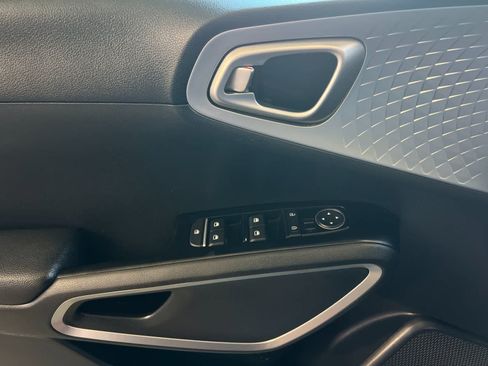 Used 2022 Kia Soul LX w/ Technology Package FWD image 13