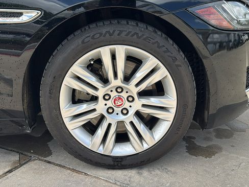 Used 2016 Jaguar XF Premium RWD image 30