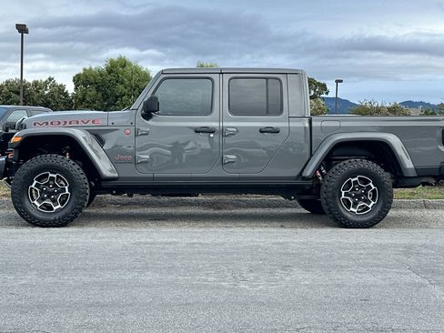 Used 2021 Jeep Gladiator Mojave image 2