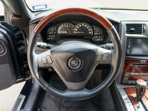 Used 2006 Cadillac XLR RWD image 38