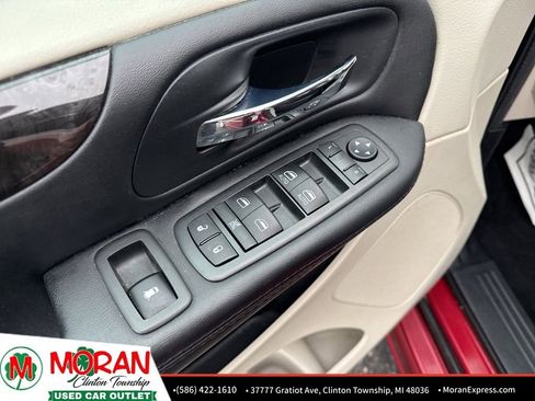 Used 2015 Dodge Grand Caravan SXT image 11