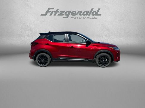 Used 2024 Nissan Kicks SR w/ SR Premium Package FWD image 9
