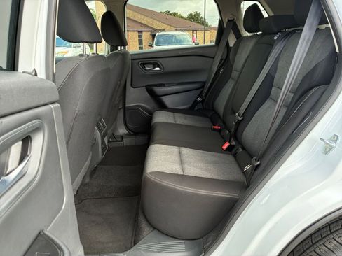 Used 2025 Nissan Rogue SV AWD/4WD image 23