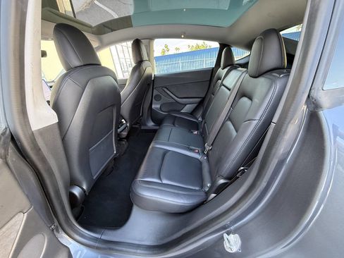 Used 2021 Tesla Model Y Long Range AWD/4WD image 20