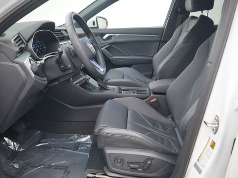 Used 2024 Audi Q3 2.0T Premium w/ Convenience Package image 6