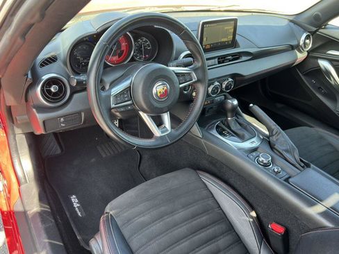 Used 2019 FIAT 124 Spider Abarth w/ Convenience Group RWD image 20
