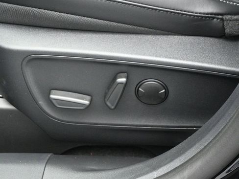 New 2025 Ford Escape SE image 9