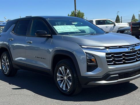 New 2026 Chevrolet Equinox LT w/ Convenience Package II image 3