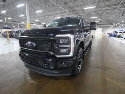 Used 2024 Ford F350 Lariat w/ Lariat Ultimate Package AWD/4WD image 13