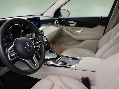 Used 2022 Mercedes-Benz GLC 300 image 21