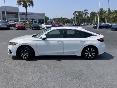 Used 2024 Honda Civic EX-L image 2