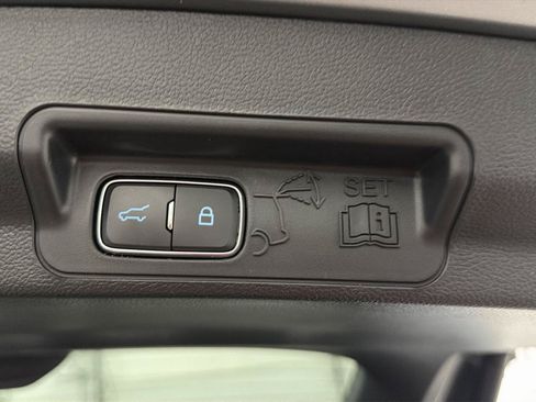 Used 2024 Ford Explorer XLT w/ Equipment Group 202A AWD/4WD image 24