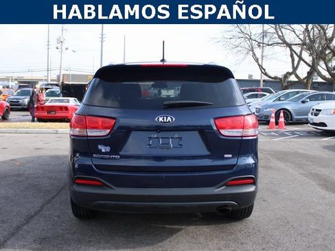 Used 2016 Kia Sorento LX image 4