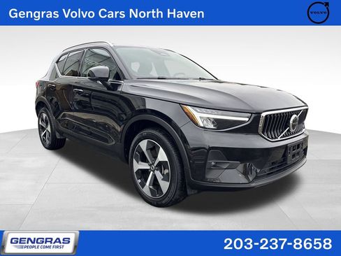 Certified 2025 Volvo XC40 B5 Plus image 1