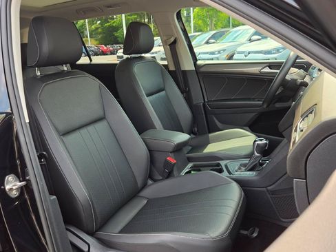 Certified 2023 Volkswagen Tiguan SE w/ Panoramic Sunroof Package FWD image 53