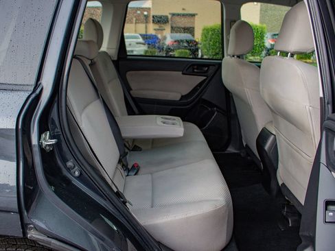 Used 2015 Subaru Forester 2.5i Premium AWD/4WD image 18