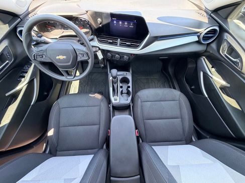 Used 2026 Chevrolet Trax LS w/ LS Convenience Package FWD image 20