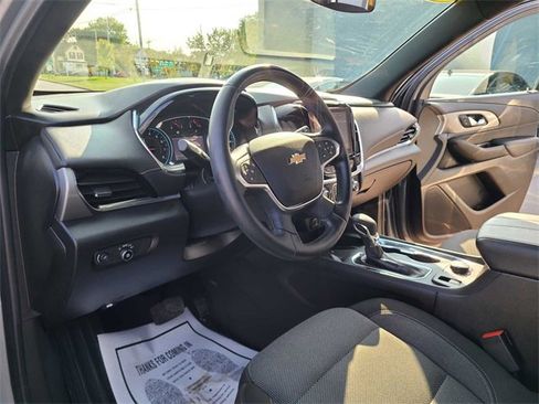 Used 2023 Chevrolet Traverse LT image 13