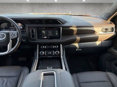 Certified 2023 GMC Yukon XL Denali RWD image 3