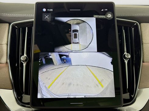New 2026 Volvo XC90 T8 Plus w/ Protection Package AWD/4WD image 14