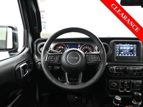 Used 2023 Jeep Gladiator Willys image 33