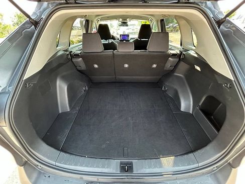 Used 2025 Toyota RAV4 LE AWD/4WD image 27