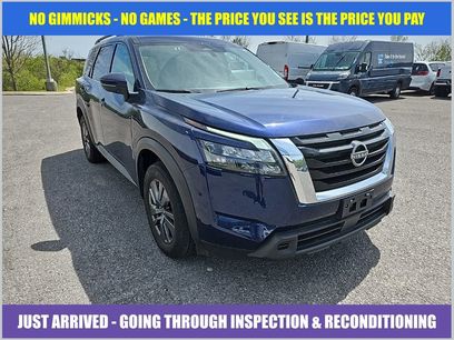 Used 2024 Nissan Pathfinder SV