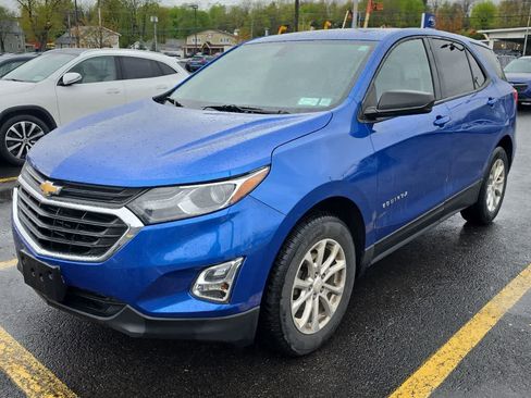 Used 2019 Chevrolet Equinox LS w/ LS Convenience Package AWD/4WD image 1