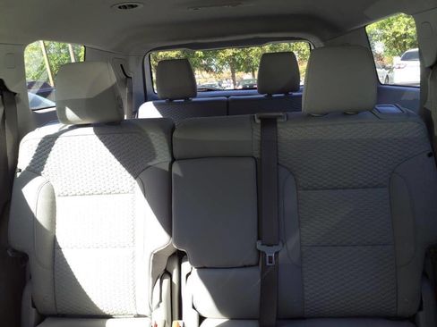 Used 2019 GMC Acadia SLE image 19