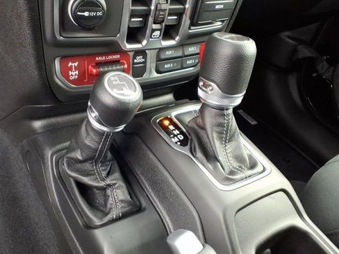 New 2026 Jeep Gladiator Mojave w/ Safety Group image 10