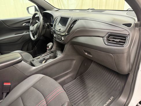 Certified 2022 Chevrolet Equinox RS FWD image 26