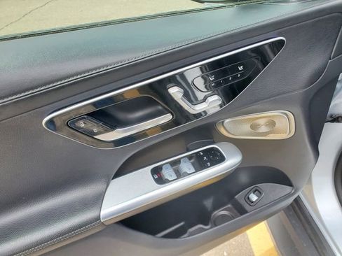 Used 2023 Mercedes-Benz GLC 300 4MATIC image 9
