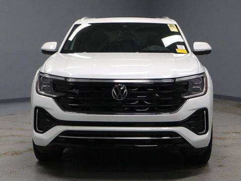 Used 2025 Volkswagen Atlas Cross Sport SEL Premium R-Line AWD/4WD image 7