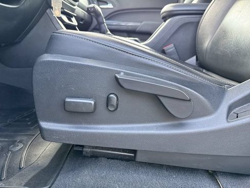 Used 2019 Chevrolet Colorado Z71 AWD/4WD image 11