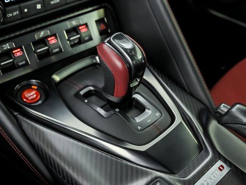 Used 2020 Nissan GT-R NISMO AWD/4WD image 35
