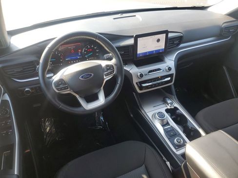 Used 2022 Ford Explorer XLT image 25