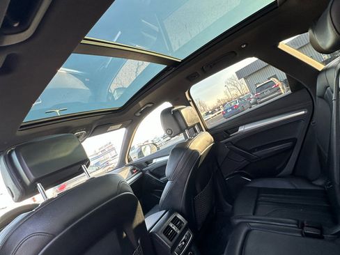 Used 2020 Audi Q5 2.0T Titanium Premium Plus w/ Premium Plus Package image 41