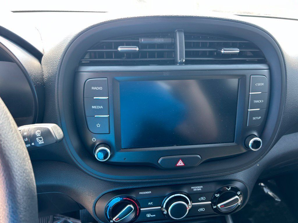Used 2023 Kia Soul LX w/ Option Group 015 FWD image 8