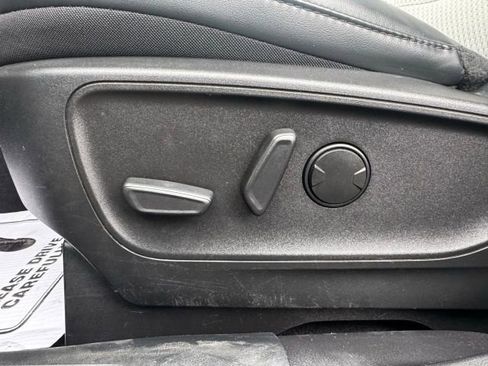 Used 2023 Ford Escape SE image 15