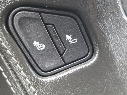 Used 2020 Chevrolet Tahoe LT image 36